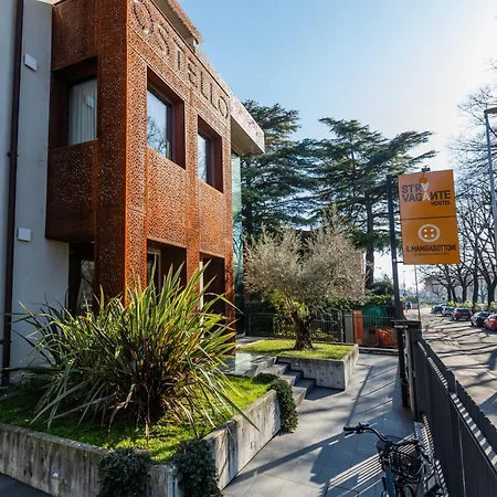 Stravagante & Hostel