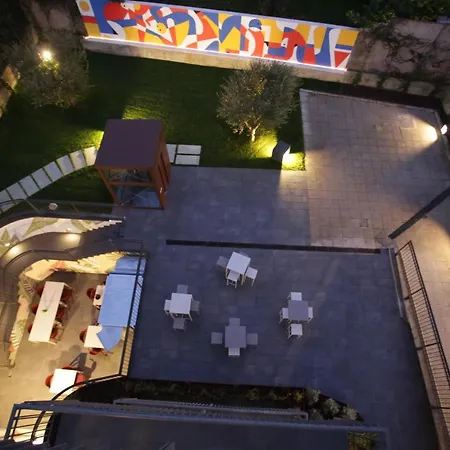 Stravagante & ホステル