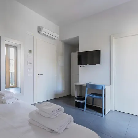 Hostel Stravagante & Verona