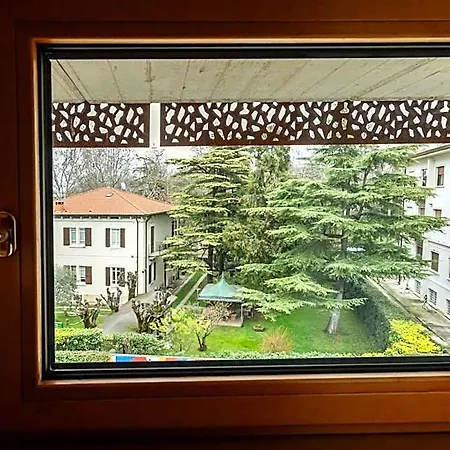 Hostel Stravagante & *