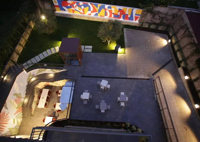 Stravagante & Hostel