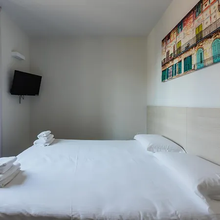 Auberge de jeunesse Stravagante & *